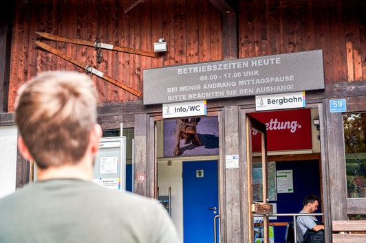 LED video wall access to Laber valley station