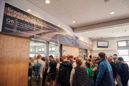 Megaposter Indoor Audi Zugspitze train station Platt