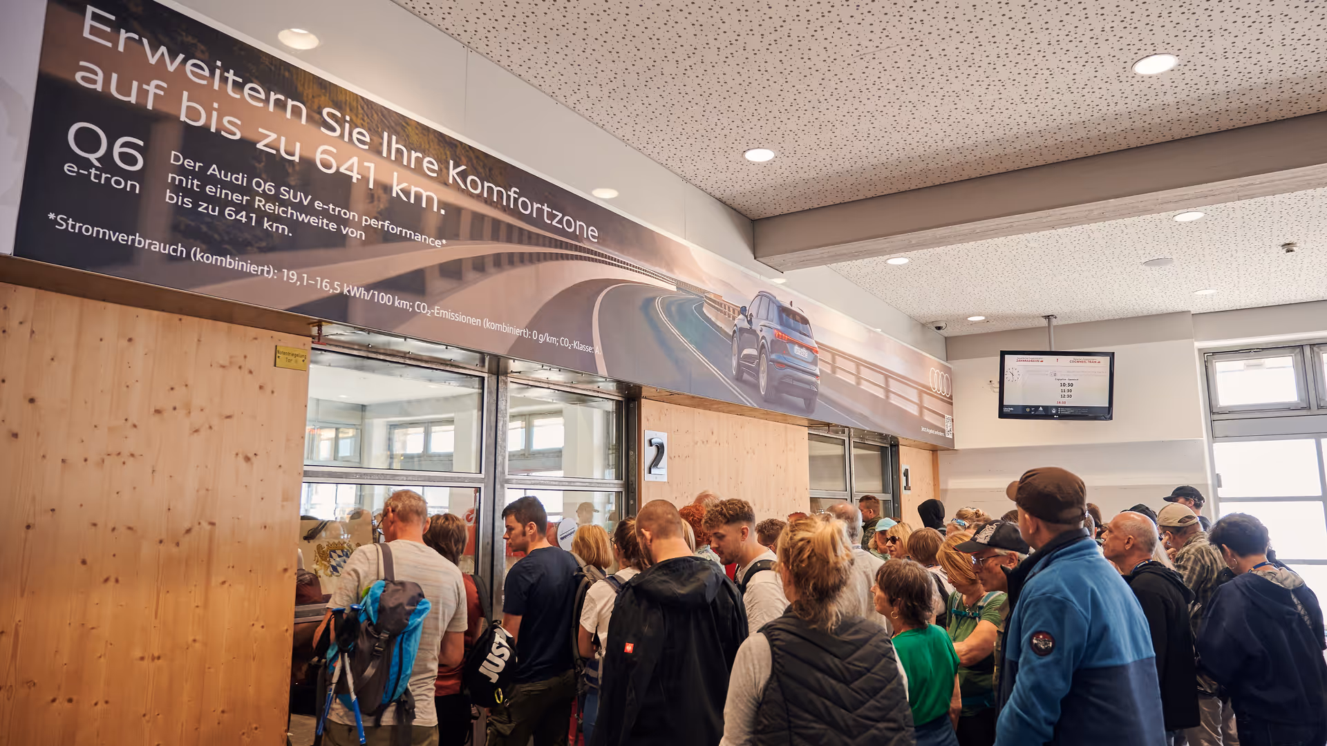 Megaposter Indoor Audi Zugspitze train station Platt