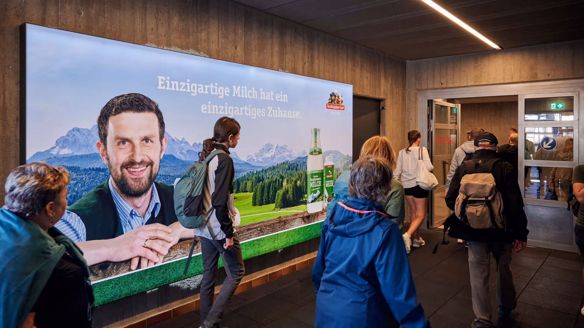Megaposter Backlight Milchwerke Zugspitze Gletscherbahn 